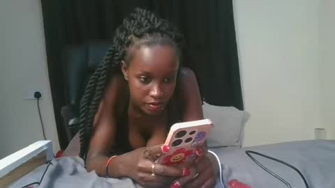 Snapshot of mamaapussy chatting on 03/12/25, 07:28 mamaa online show from 03/12/25, 07:28