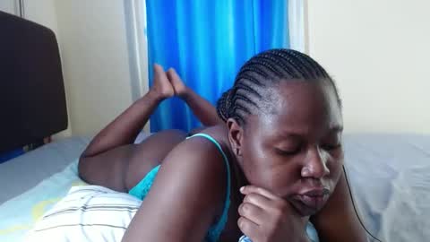 Snapshot of mamasita2023 chatting on 02/11/25, 11:21 mamasita2023 online show from 02/11/25, 11:21