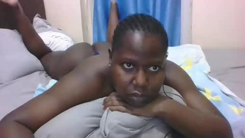 Snapshot of mamasita2023 chatting on 02/24/25, 05:20 mamasita2023 online show from 02/24/25, 05:20