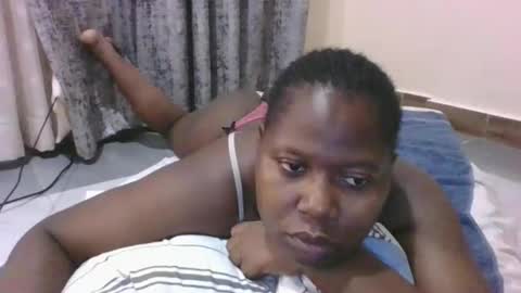 Snapshot of mamasita2023 chatting on 03/09/25, 04:05 mamasita2023 online show from 03/09/25, 04:05