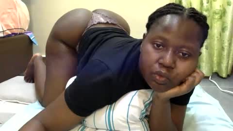 Snapshot of mamasita2023 chatting on 10/10/25, 02:38 mamasita2023 online show from 10/10/25, 02:38