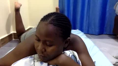 Snapshot of mamasita2023 chatting on 11/23/25, 06:30 mamasita2023 online show from 11/23/25, 06:30