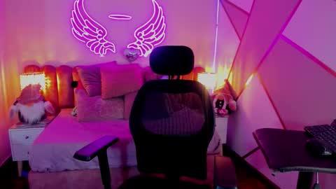   online show from 12/20/25, 07:32