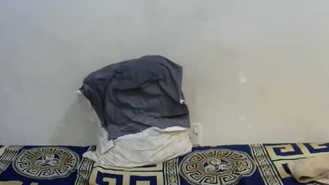 mamuuu_ online show from 12/19/25, 04:25