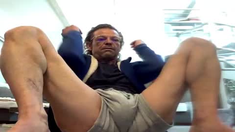 Snapshot of man38110 chatting on 02/26/25, 10:04 man38110 online show from 02/26/25, 10:04