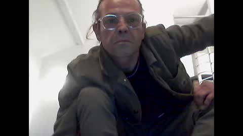 Snapshot of man38110 chatting on 03/09/25, 08:42 man38110 online show from 03/09/25, 08:42