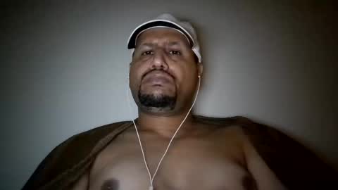 Snapshot of man_new chatting on 03/11/25, 04:10 Man new online show from 03/11/25, 04:10