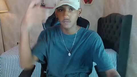 man_san11 online show from 10/19/25, 03:12