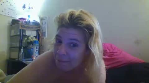 Snapshot of mandilube39 chatting on 03/09/25, 05:55 mindy22 online show from 03/09/25, 05:55