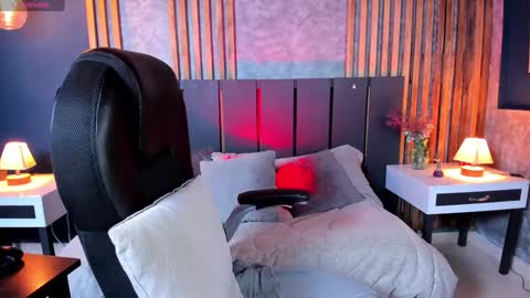 Mandy online show from 12/24/24, 12:00