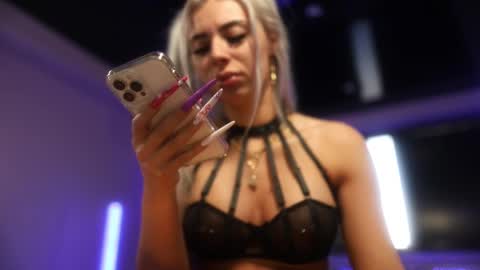 Anto Lovense is Active My pleasure is in your hands Private is Open online show from 01/29/25, 08:40