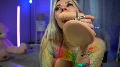 Anto Lovense is Active My pleasure is in your hands Private is Open online show from 05/22/26, 07:59