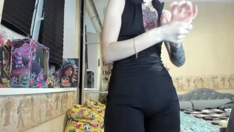 Snapshot of mandyshine chatting on 05/14/26, 04:14 Mandy online show from 05/14/26, 04:14