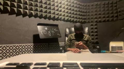 Snapshot of mani4sexy chatting on 12/16/25, 08:19 Mani4sexy online show from 12/16/25, 08:19