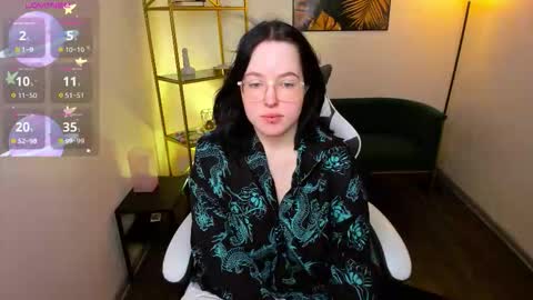 Snapshot of manic_pixie_ chatting on 11/09/25, 10:35 manic_pixie_ online show from 11/09/25, 10:35