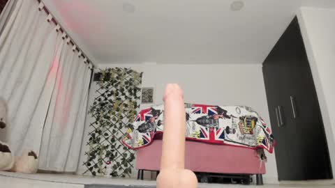 Snapshot of mantis_wine chatting on 12/07/24, 08:22 MARY online show from 12/07/24, 08:22