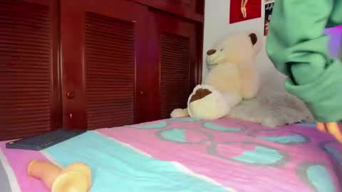 Snapshot of mantis_wine chatting on 03/05/25, 12:59 MARY online show from 03/05/25, 12:59