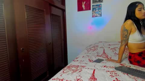 Snapshot of mantis_wine chatting on 09/16/25, 01:39 MARY online show from 09/16/25, 01:39