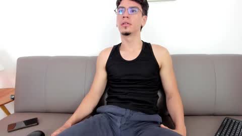 Snapshot of manu_ferx chatting on 03/20/26, 12:43 manu online show from 03/20/26, 12:43