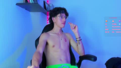 Snapshot of manu_vera8 chatting on 01/17/25, 11:40 Manuel online show from 01/17/25, 11:40