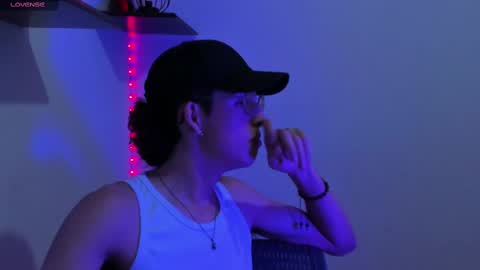 Snapshot of manu_vera8 chatting on 02/18/25, 01:00 Manuel online show from 02/18/25, 01:00