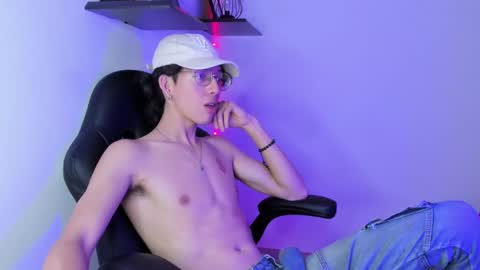 Snapshot of manu_vera8 chatting on 02/20/25, 02:29 Manuel online show from 02/20/25, 02:29