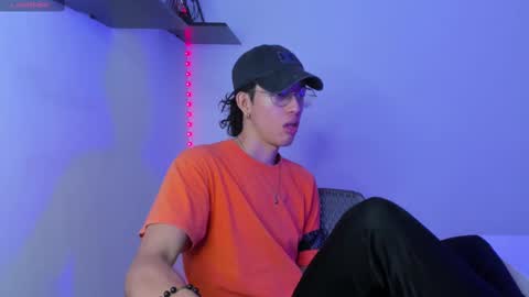 Snapshot of manu_vera8 chatting on 02/25/25, 08:09 Manuel online show from 02/25/25, 08:09