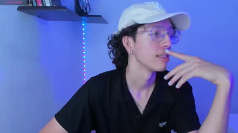 Snapshot of manu_vera8 chatting on 02/26/25, 07:38 Manuel online show from 02/26/25, 07:38