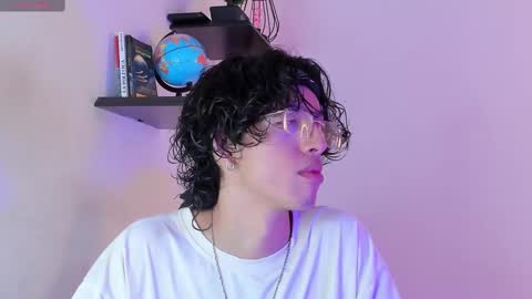 Snapshot of manu_vera8 chatting on 09/21/25, 03:08 Manuel online show from 09/21/25, 03:08