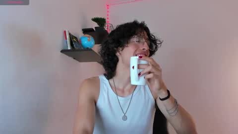 Snapshot of manu_vera8 chatting on 10/09/25, 02:31 Manuel online show from 10/09/25, 02:31