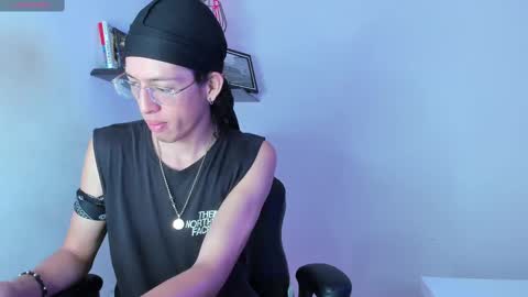 Snapshot of manu_vera8 chatting on 10/13/25, 04:07 Manuel online show from 10/13/25, 04:07