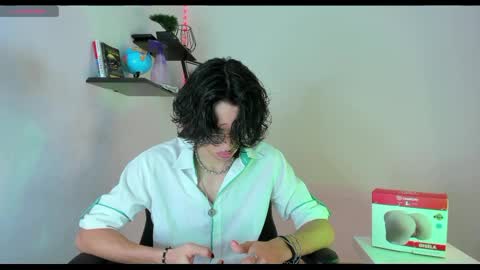 Snapshot of manu_vera8 chatting on 10/19/25, 02:34 Manuel online show from 10/19/25, 02:34