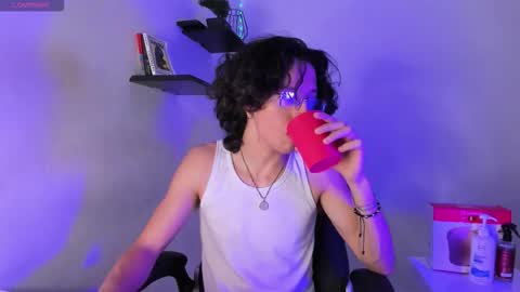 Snapshot of manu_vera8 chatting on 11/19/25, 02:55 Manuel online show from 11/19/25, 02:55