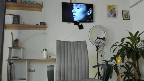 manucute 23  online show from 01/18/26, 03:49