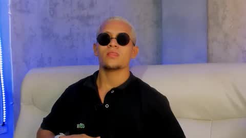 Manuel online show from 11/18/25, 02:39