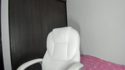 Snapshot of manuela_anderson chatting on 01/25/25, 11:34 MANUELA online show from 01/25/25, 11:34