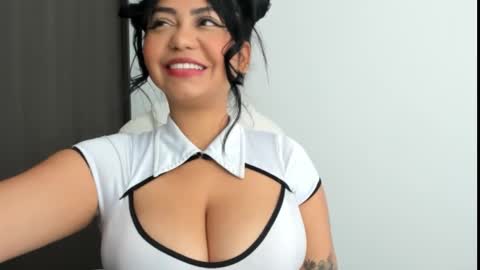 Snapshot of manuela_anderson chatting on 02/23/25, 07:17 MANUELA online show from 02/23/25, 07:17