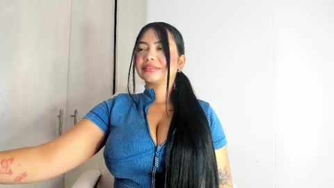 Snapshot of manuela_anderson chatting on 09/21/25, 03:13 MANUELA online show from 09/21/25, 03:13