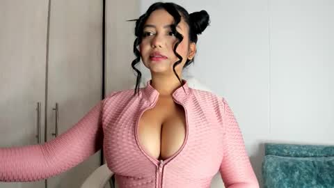 MANUELA online show from 12/04/25, 03:54