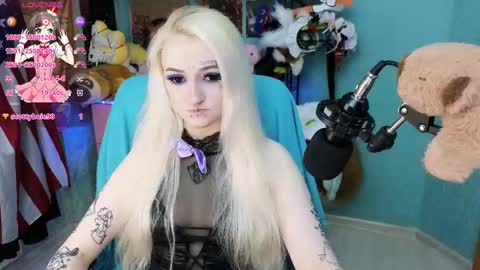 Snapshot of manuela_unicorn chatting on 02/24/25, 02:26 Manuela online show from 02/24/25, 02:26