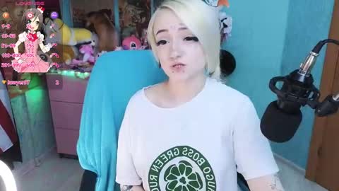 Snapshot of manuela_unicorn chatting on 03/11/25, 08:20 Manuela online show from 03/11/25, 08:20