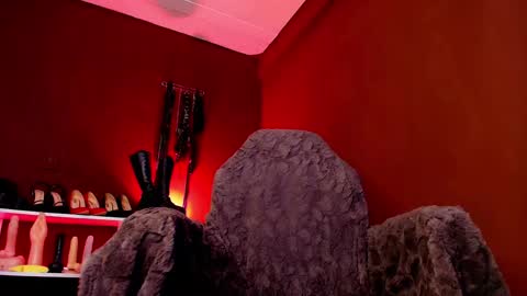 manuevans10 online show from 05/11/26, 04:04