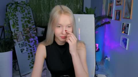 Snapshot of maoqibeverly chatting on 03/27/26, 08:37 Maoqi online show from 03/27/26, 08:37