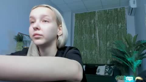 Snapshot of maoqibeverly chatting on 04/14/26, 05:35 Maoqi online show from 04/14/26, 05:35