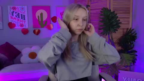 Snapshot of maoqibeverly chatting on 04/16/26, 08:04 Maoqi online show from 04/16/26, 08:04