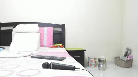 Mara online show from 09/17/25, 02:30