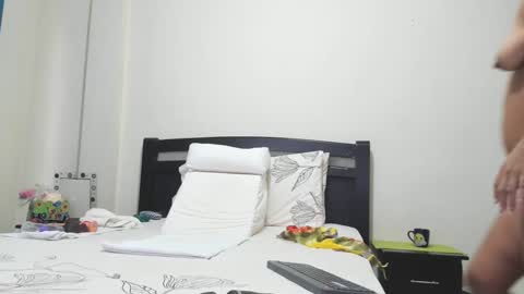 Mara online show from 10/17/25, 02:19