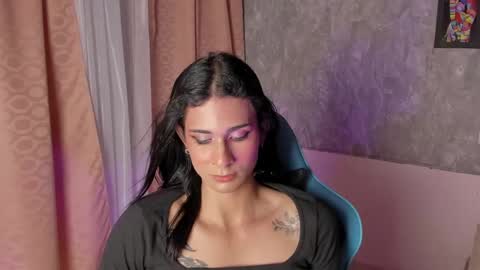 Snapshot of mara_friendboy chatting on 01/11/25, 10:40 Mara online show from 01/11/25, 10:40