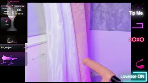 Snapshot of mara_friendboy chatting on 01/19/25, 11:21 Mara online show from 01/19/25, 11:21