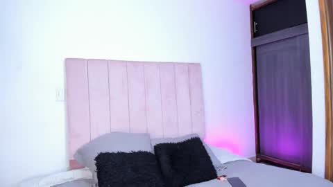 Snapshot of mara_sans chatting on 01/20/25, 10:59 Mara online show from 01/20/25, 10:59